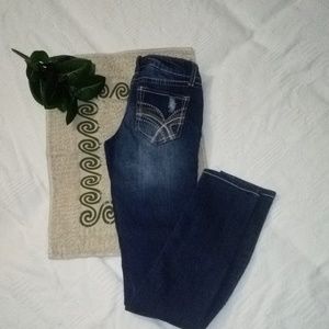 MUDD DISTRESSED JEANS SIZE 1